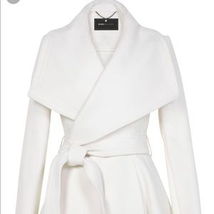 NWT BCBG Amanda white coat with belt size medium